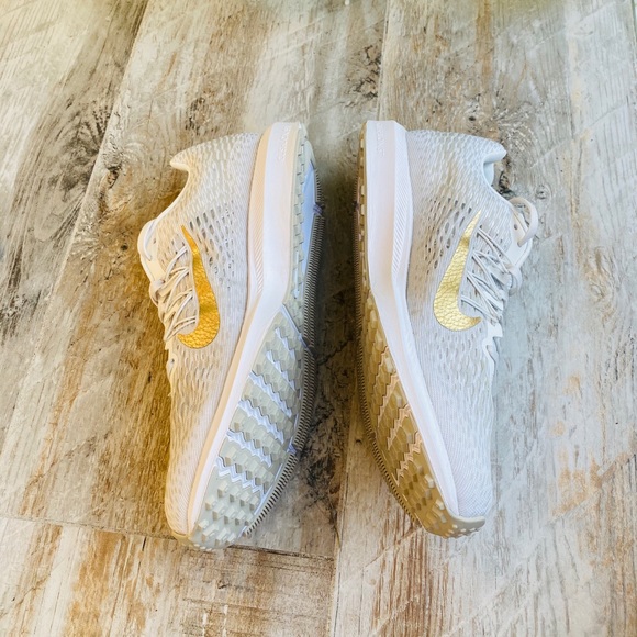 💫Nike Zoom Golden comfy running Day 💫New- - Picture 7 of 8